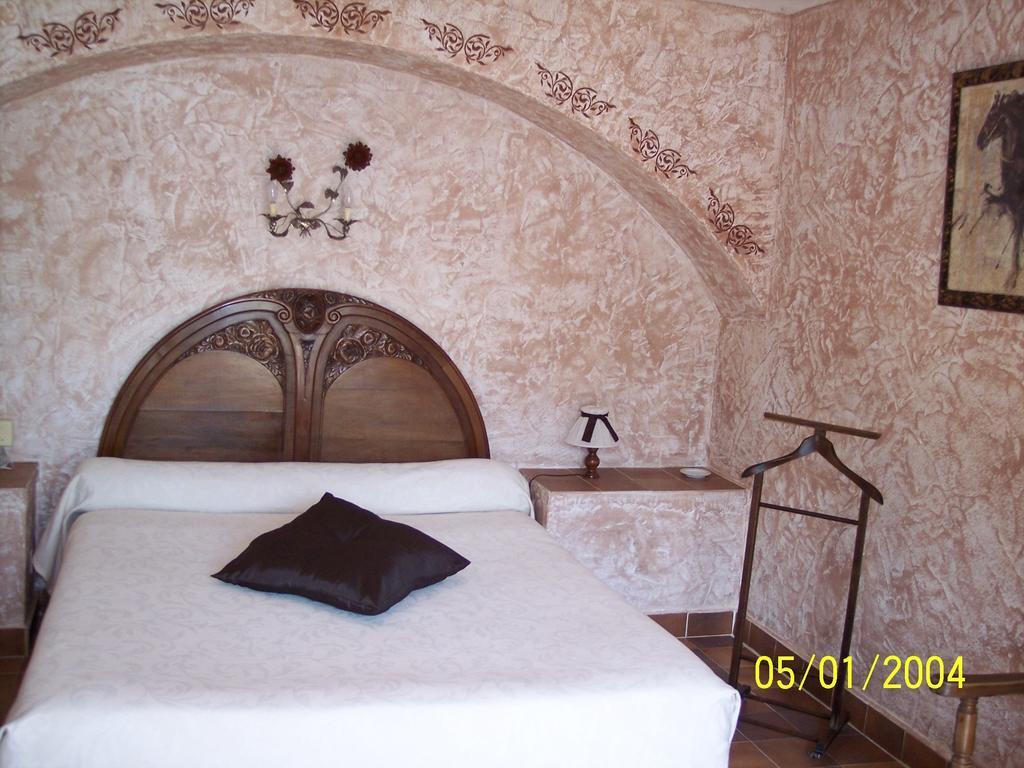 La Pierrerie Hotel Grimaud Room photo